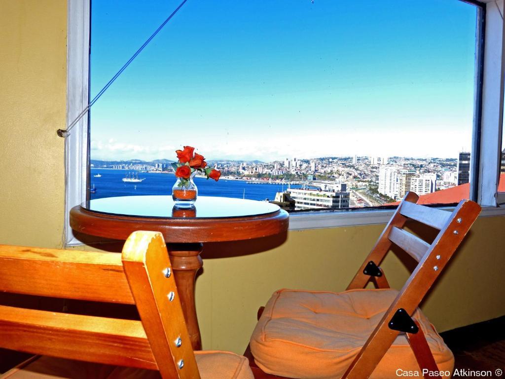 Casa Paseo Atkinson B&B บัลปาราอีโซ ห้อง รูปภาพ