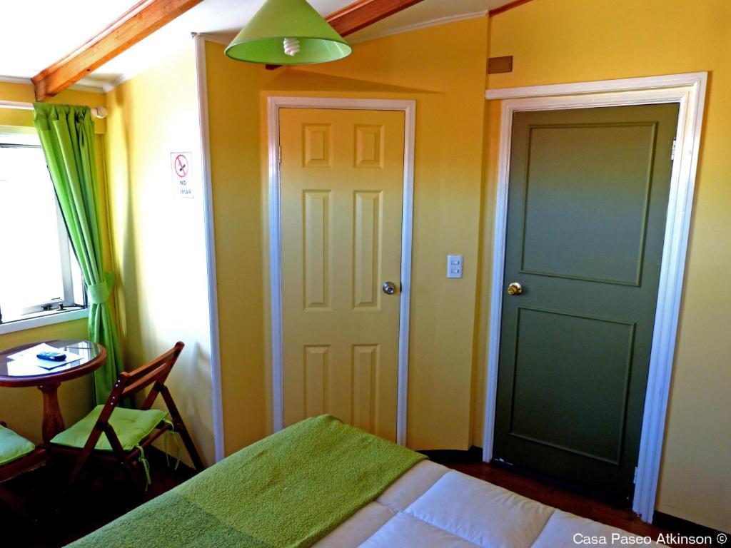 Casa Paseo Atkinson B&B บัลปาราอีโซ ห้อง รูปภาพ
